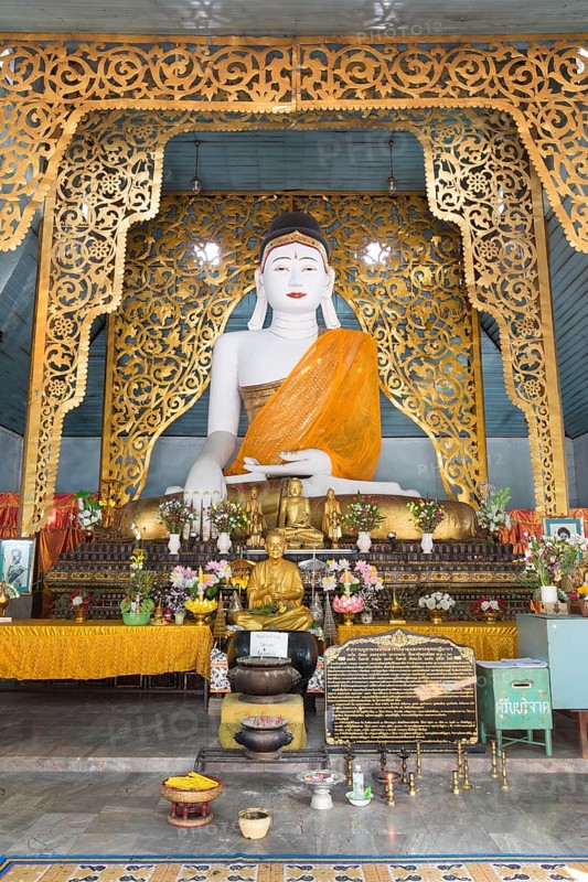 Buddha statue