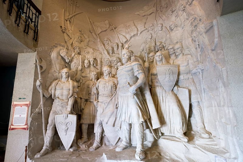 Skanderbeg Sculpture Group and fellow combatants in the Skanderbeg Museum