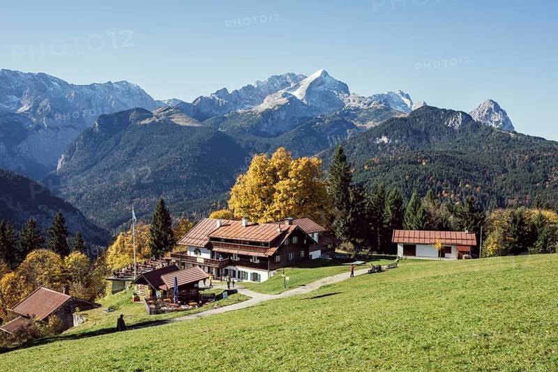 Mountain Inn Eckbauer with the Wetterstein range