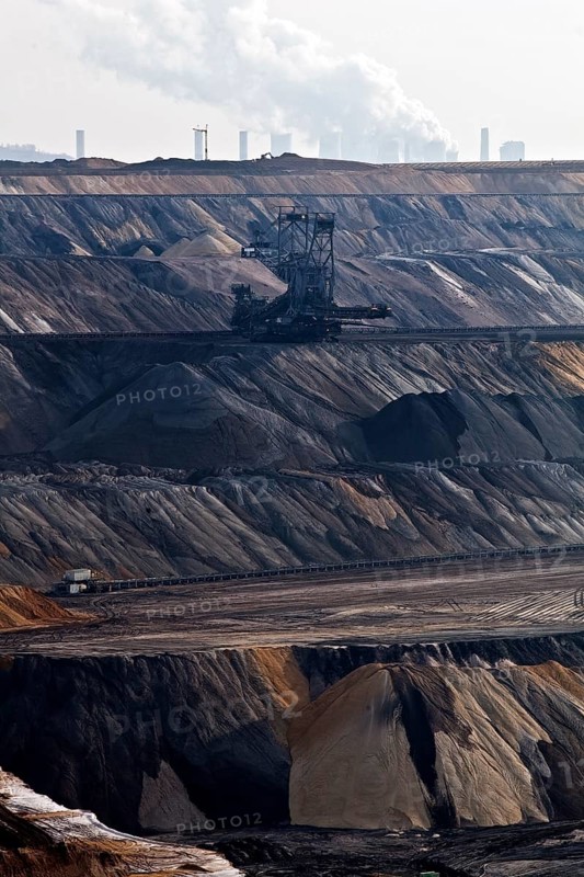 Lignite opencast mine with stacker