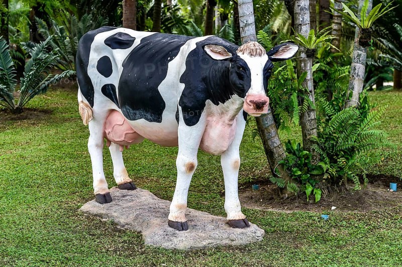 Cow figure