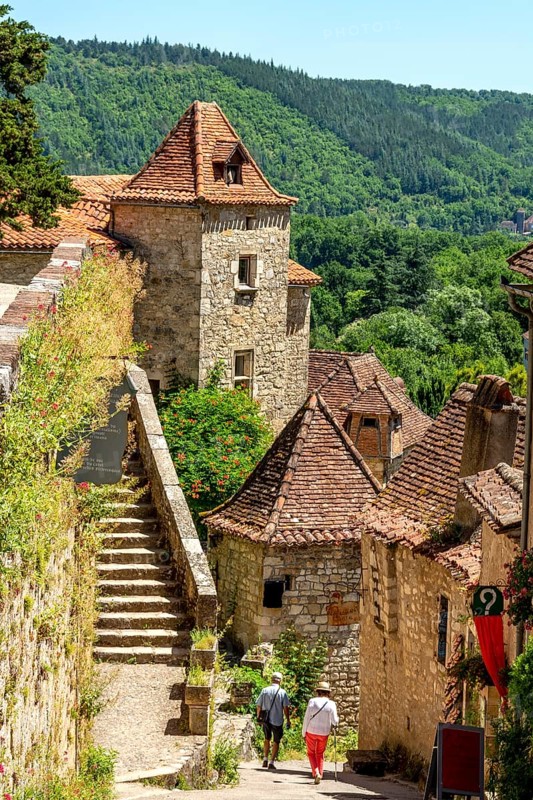 Saint-Cirq-Lapopie on Santiago de Compostela pilgrimage road