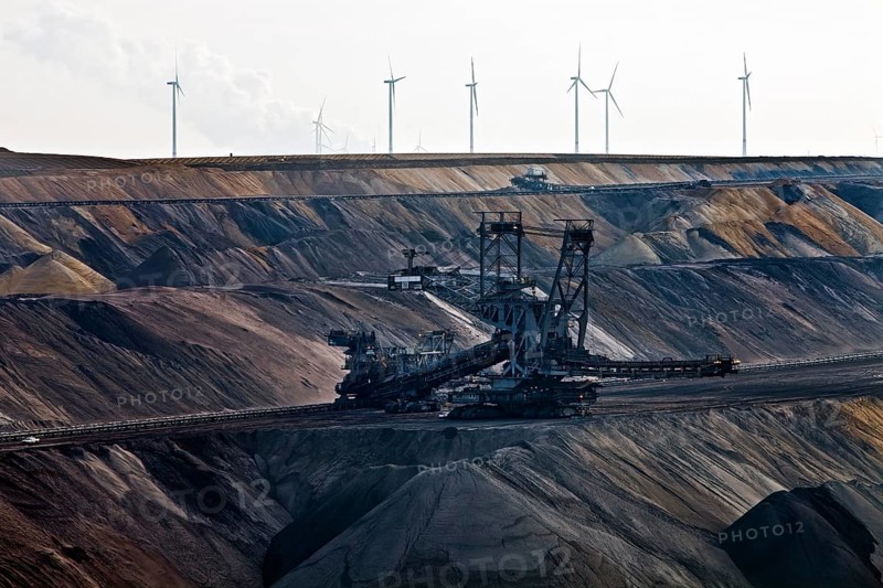 Lignite opencast mine with stacker