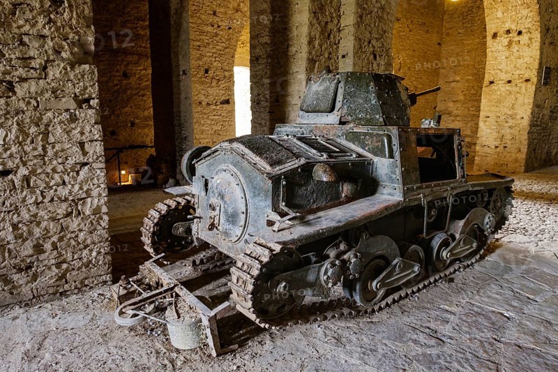 Small Fiat tank L60 / 40 in Fortress