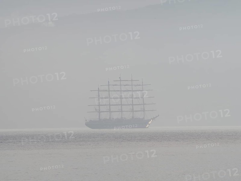 Sailing ship