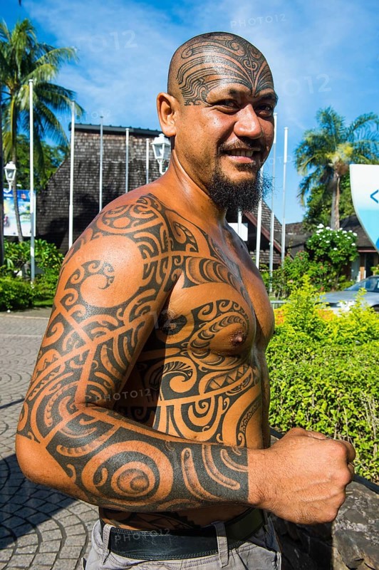 Man with traditional Marquesa tatoos