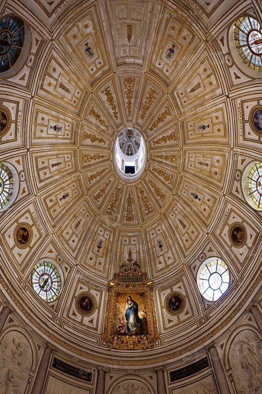 Dome in the chapter house with the picture The Immaculate Conception