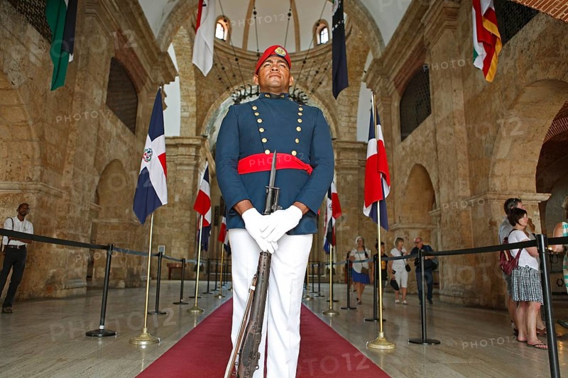 Man in uniform with rifle or guard at the entrance to the National Pantheon