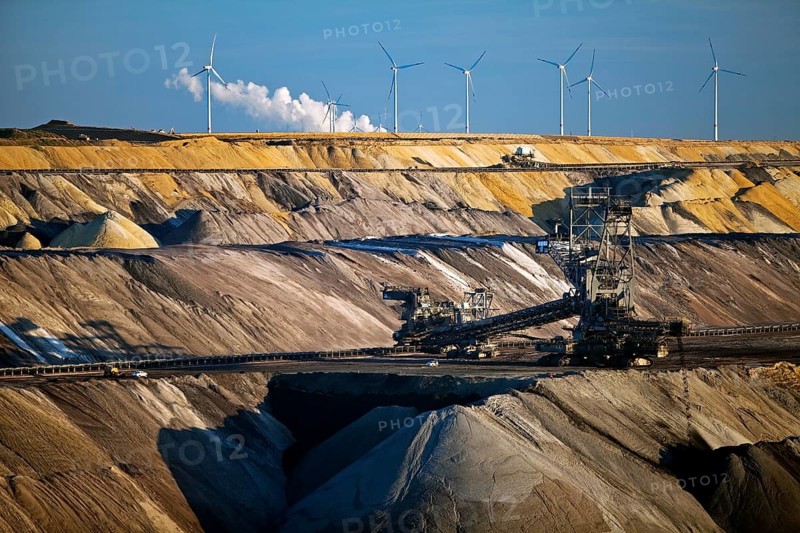 Lignite opencast mine with stacker