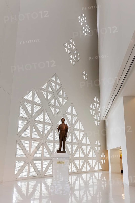 Entrance hall with statue by Professor Slipa Bhirasri