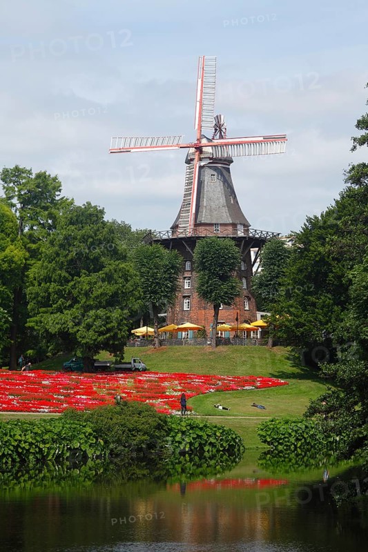 Windmill am Wall and ramparts