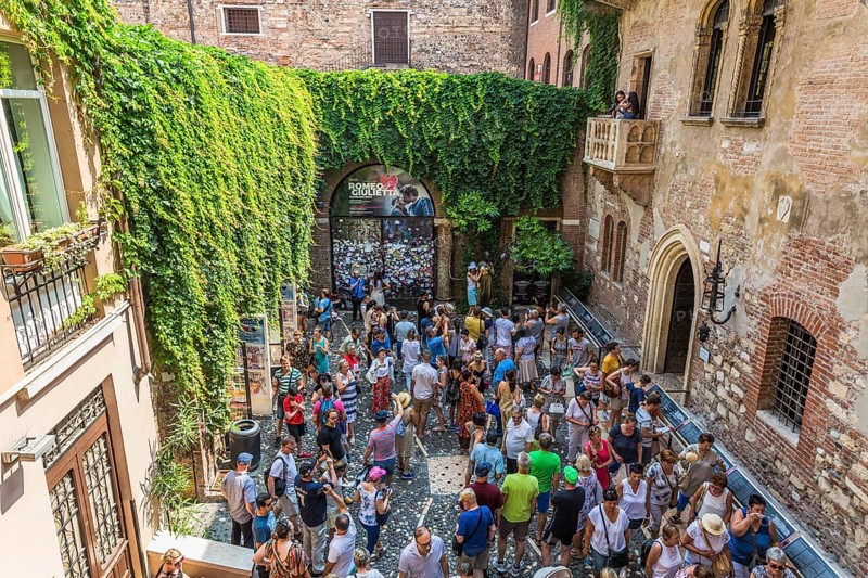 Tourists in the courtyard