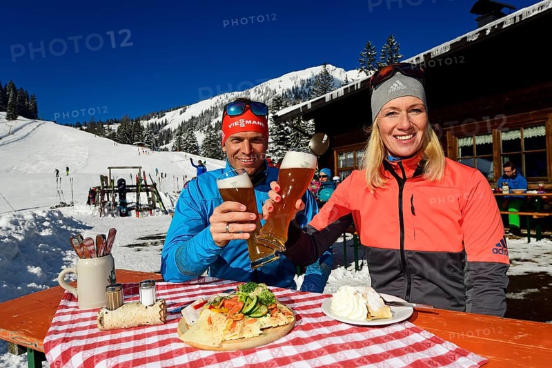 Olympic silver medal winner Tobi Angerer with his wife Romy at the snack on the Wildalm