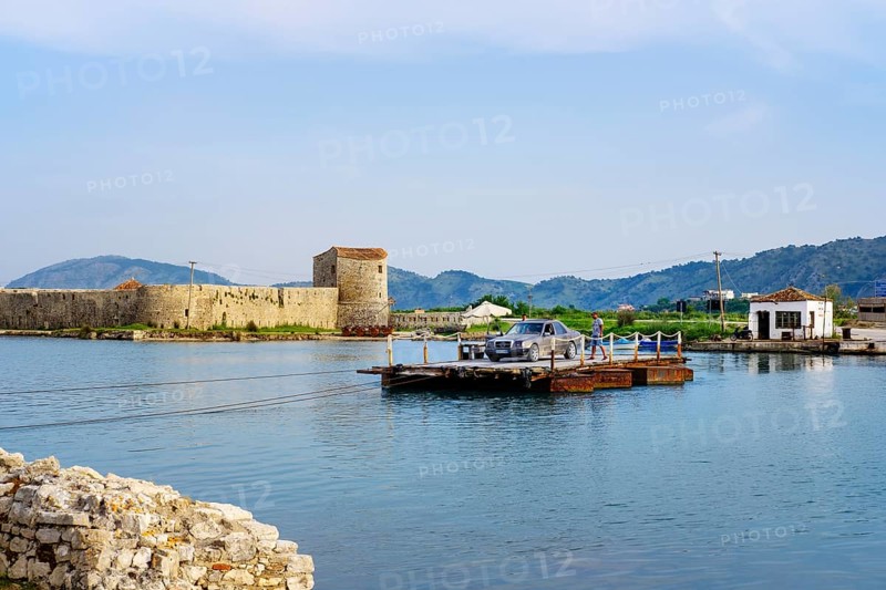 Car ferry via Vivar Canal