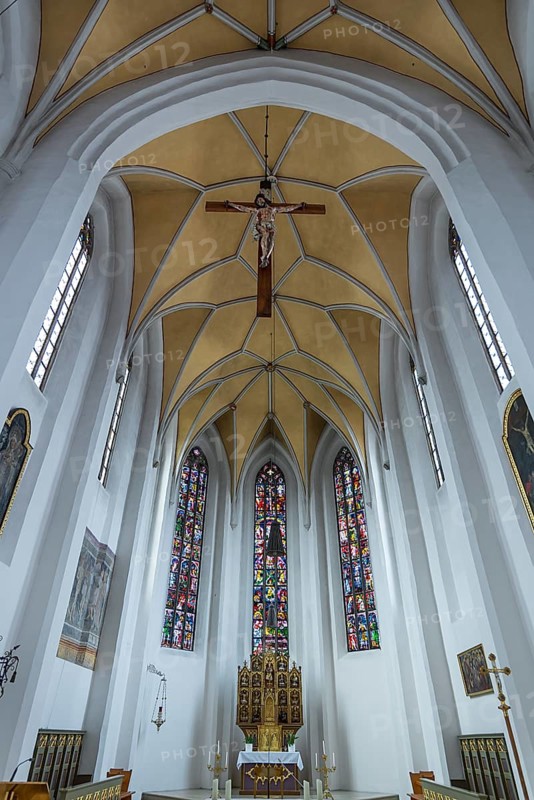 Altar of the late Gothic hall church of the 15th century