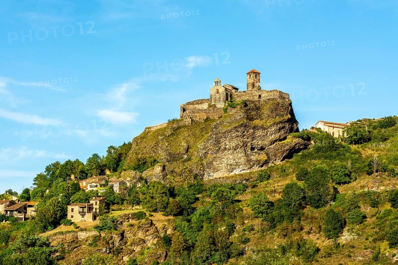 Saint Ilpize castle and chapel