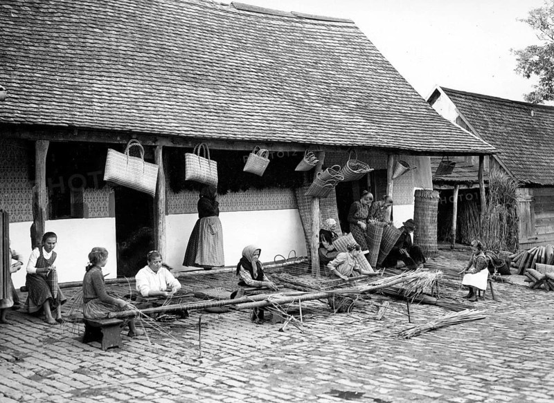 Women weave bags c. 1930