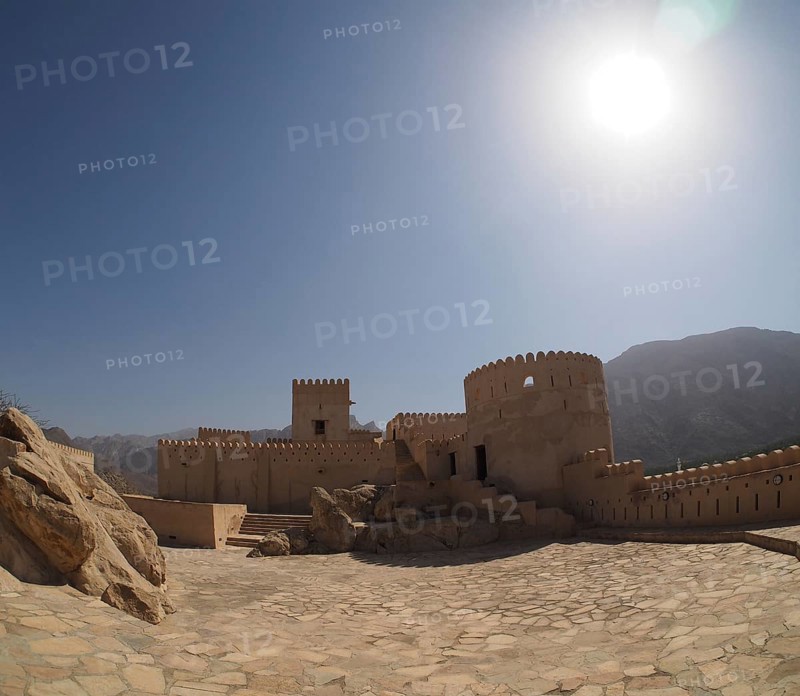 Fortress Nakhl with round tower and battlements