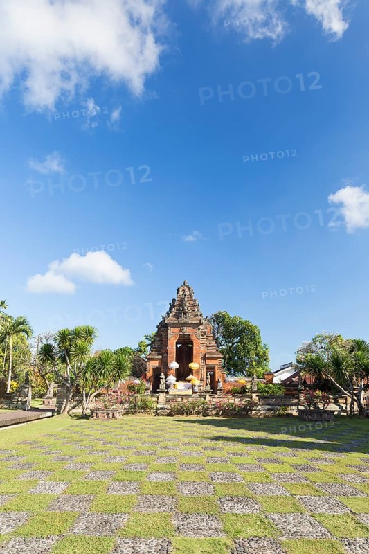 Pemedal Agung gate