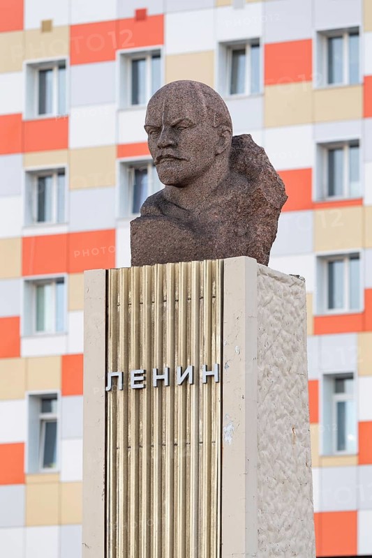 Lenin bust