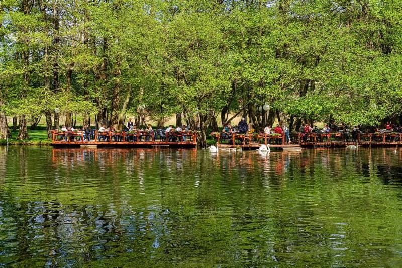 Lakefront Restaurant