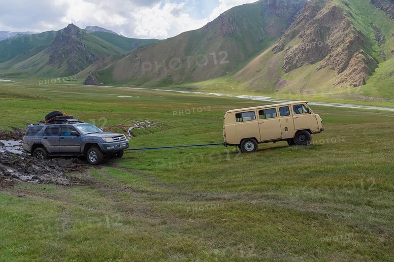 Pulling out a bogged down car