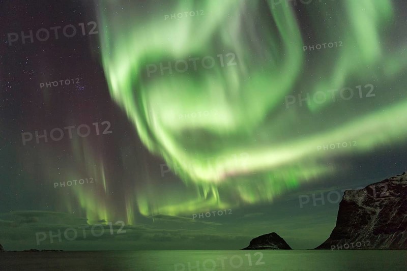 Northern lights on the coast near Gimsoy