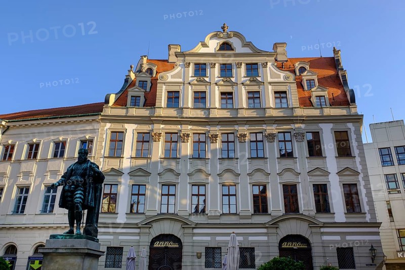 Fugger monument and coffeehouse anno 1578 in Koepfhaus
