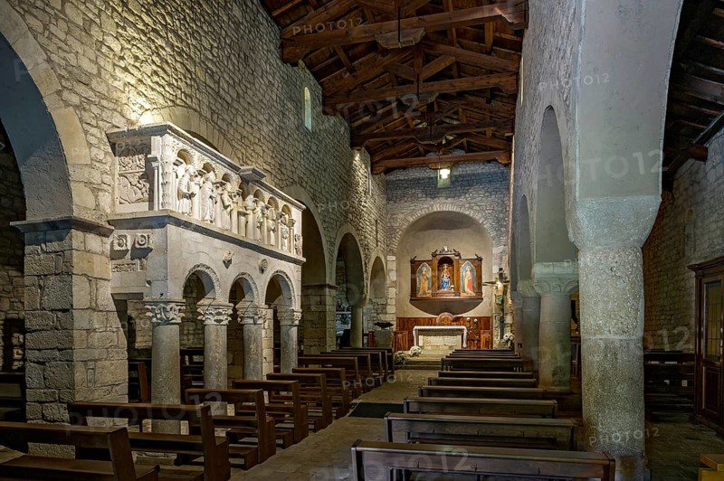 Pulpit and altar in the central nave of the pilgrimage church