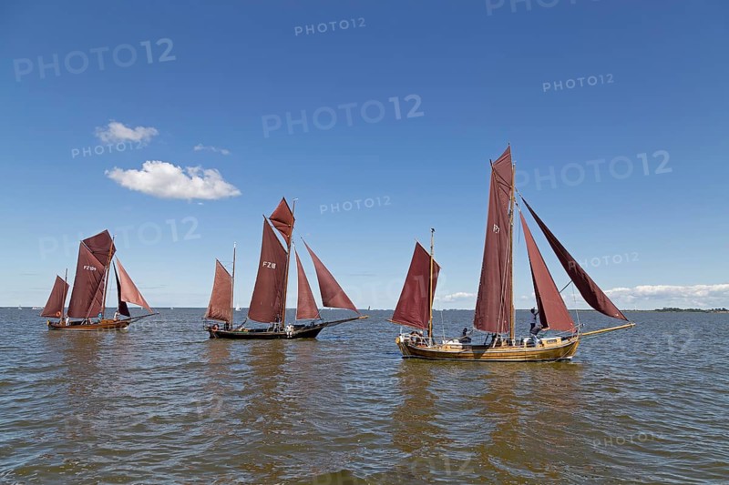 Zeesboots on Saaler Bodden