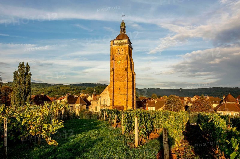Church Saint Just to Arbois city