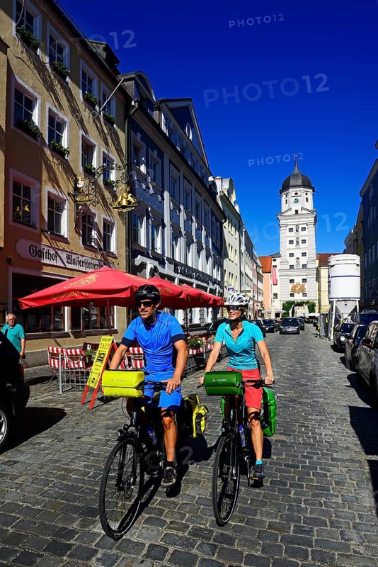 Cyclists in the old town of Vilshofen