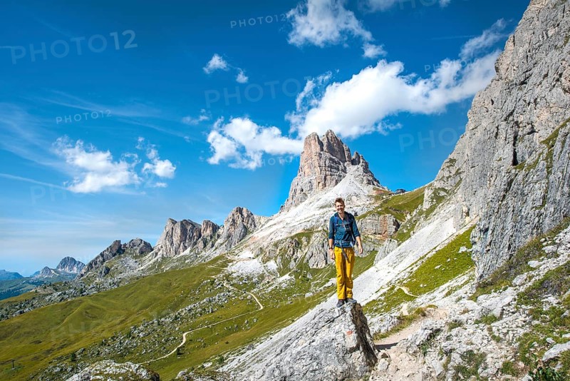 Hiker on the circular hiking trail from Passo Giau via Nuvolau