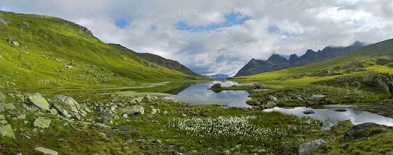 Scheidsee lakes in front of summit Patteriol