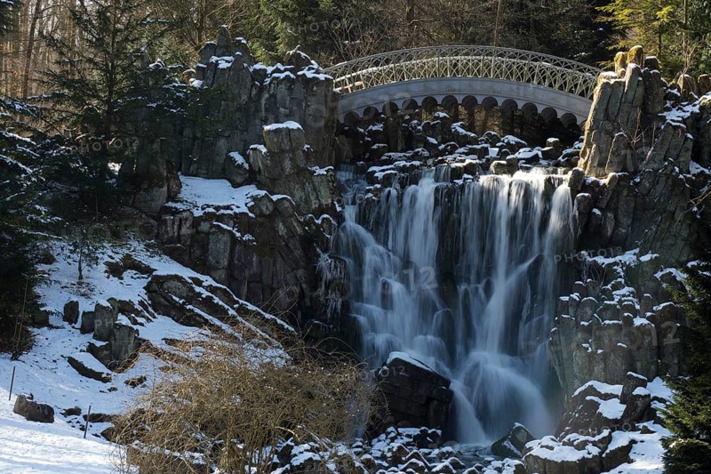 Teufelsbrucke and waterfall in winter