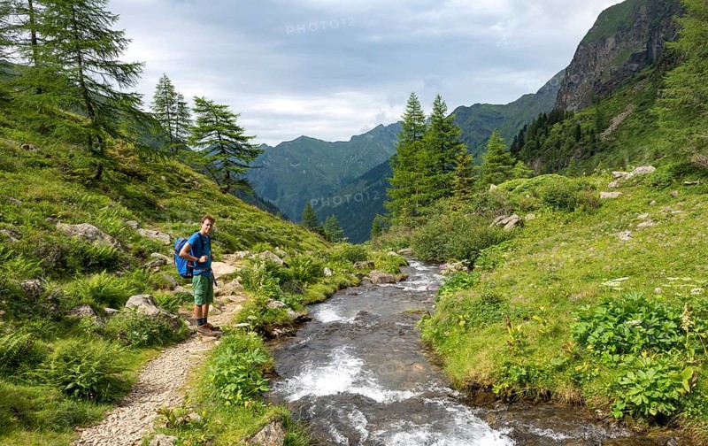 Hiker am Steinriesenbach