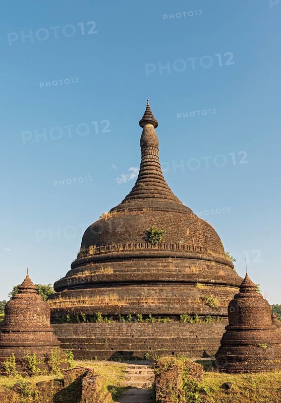 Yadanabon Pagoda