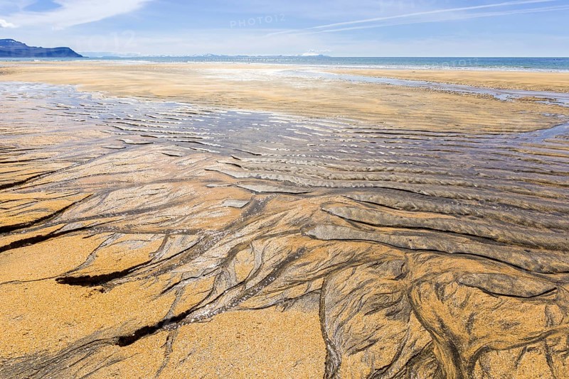 Sand structure with ripple at low tide