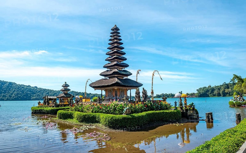 Buddhist water temple Pura Ulun Danu Bratan
