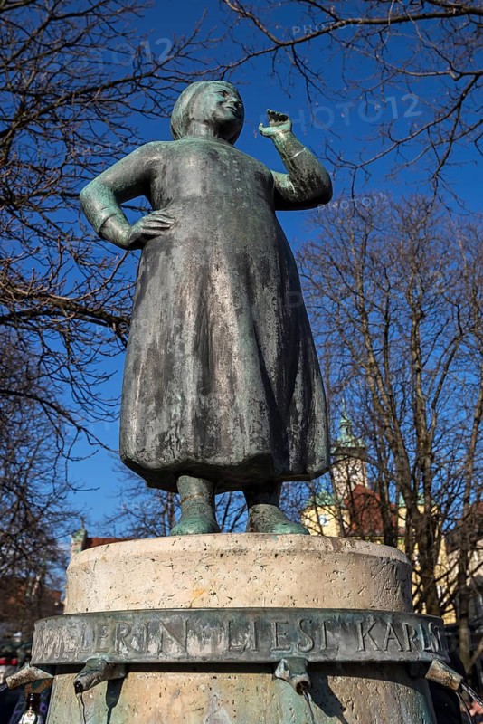 Liesl Karlstadt fountain on the Viktualienmarkt
