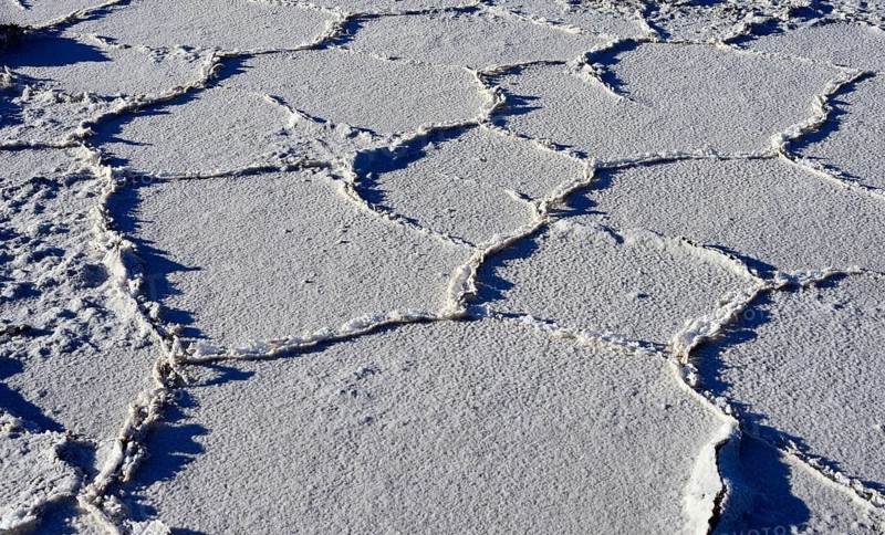 Honeycomb structure on the salt lake