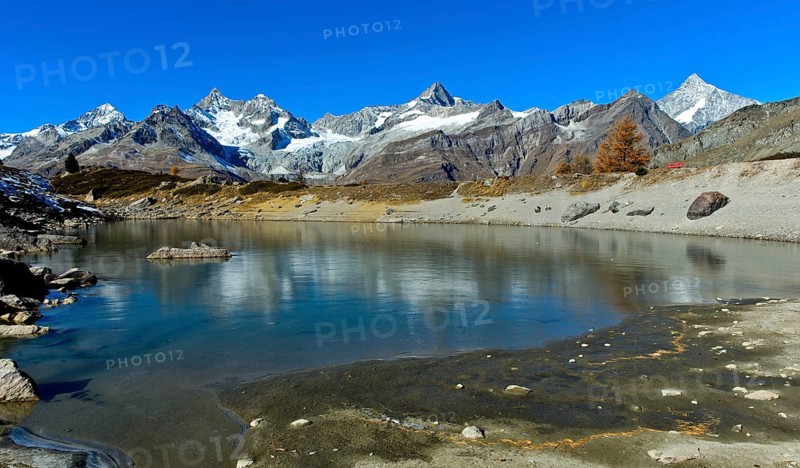 Frozen mountain lake Gruensee