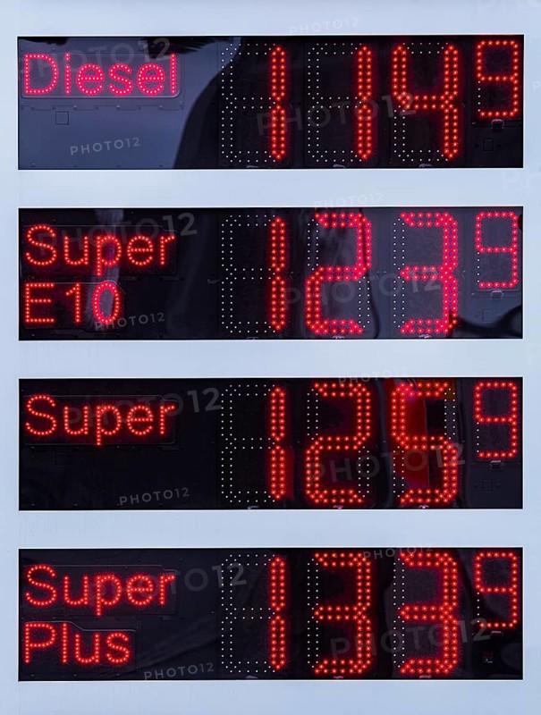 Electronic scoreboard with price for fuel at a petrol station