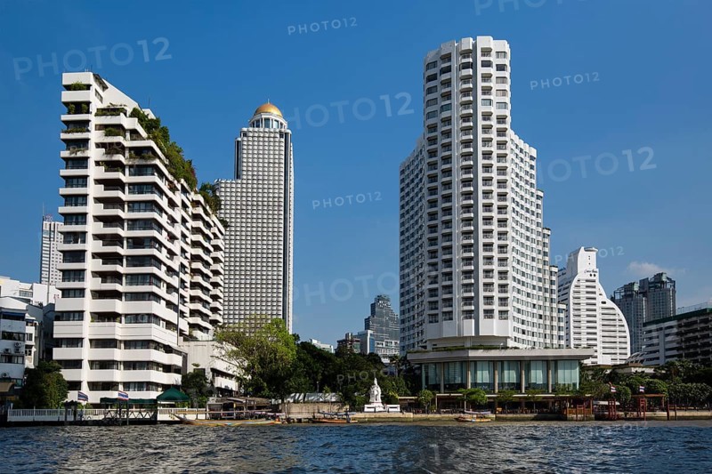View from Mae Nam Chao Phraya to Shangri La Hotel and Lebua At State Tower