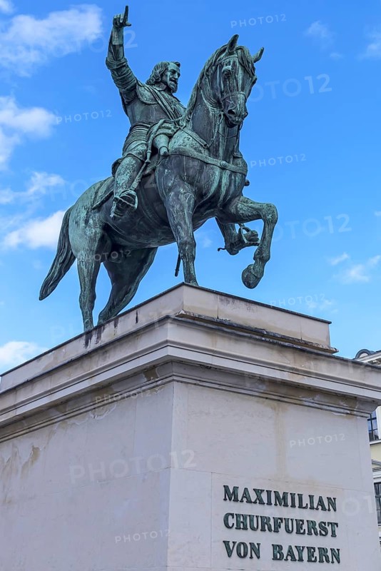 Equestrian statue of Maximilian I