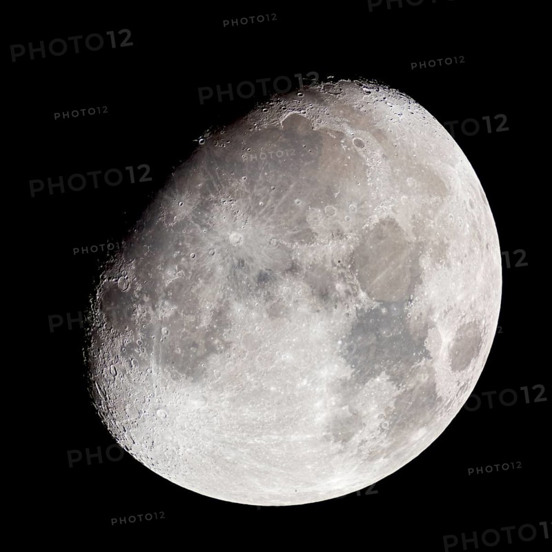 Increasing moon at night
