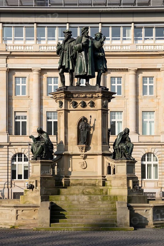Johannes Gutenberg Monument