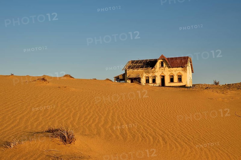 Decaying house of the accountant of the former diamond town Kolmanskop