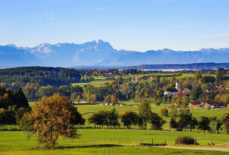Neufahrn and Deining near Egling with Zugspitze