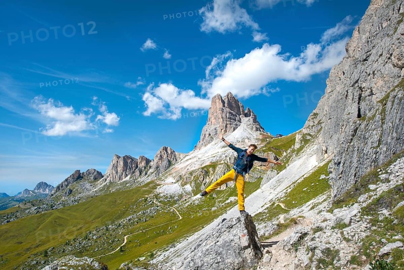 Hiker on the circular hiking trail from Passo Giau via Nuvolau